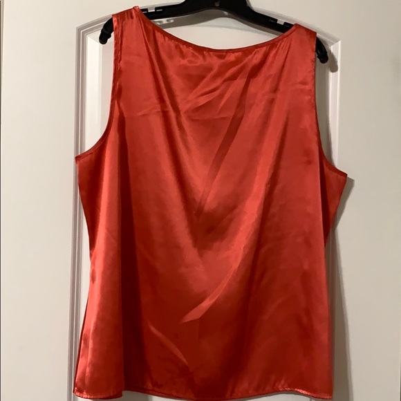 Cute summer tank! Perfect alone or under jacket! - Picture 4 of 4